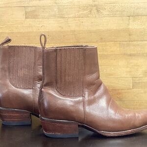 Tecovas The Piper western Chelsea boots for women. Size 9